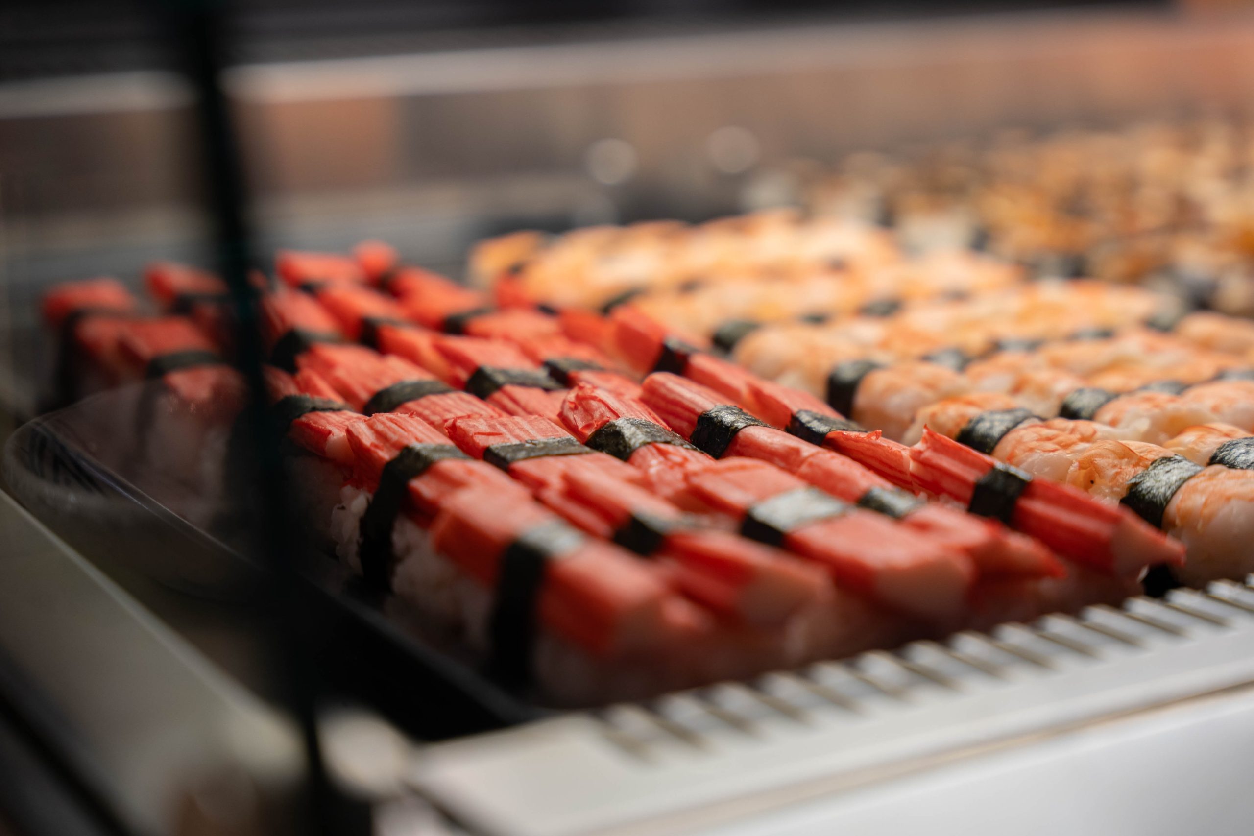 Nigiri in de vitrine